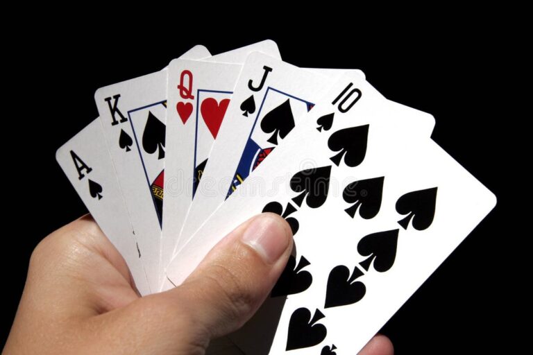 gambling-cards-hand-1652609.jpg