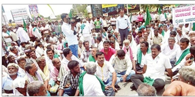 kannadaprabha_import_2015_8_14_original_sugar-protest.jpg