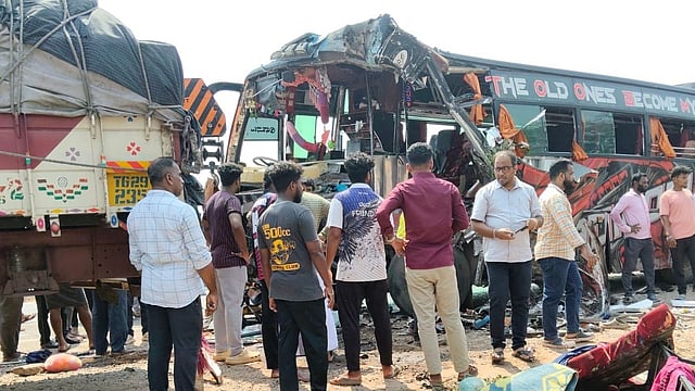 kannadaprabha_2026-04-29_85p91nze_Tourist-Bus-Accident.jpg